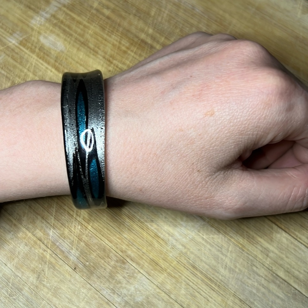 Beautiful Glass Bangle Bracelet Blue Silver Black Women’s